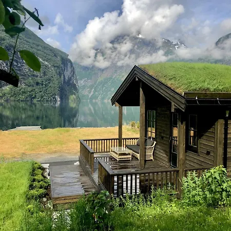 By The Fjord Holiday home Geiranger